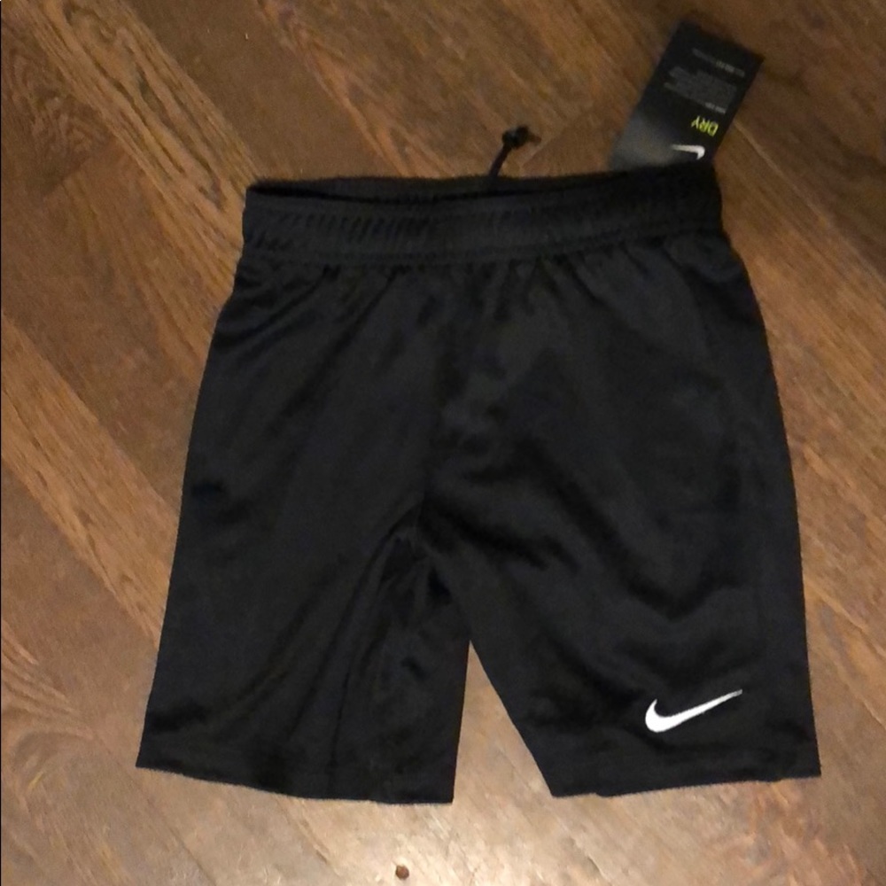New nike dry shorts